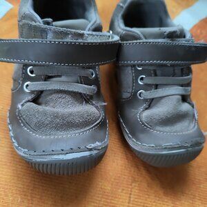 Stride Rite Wes shoe for boy 8.5 XW